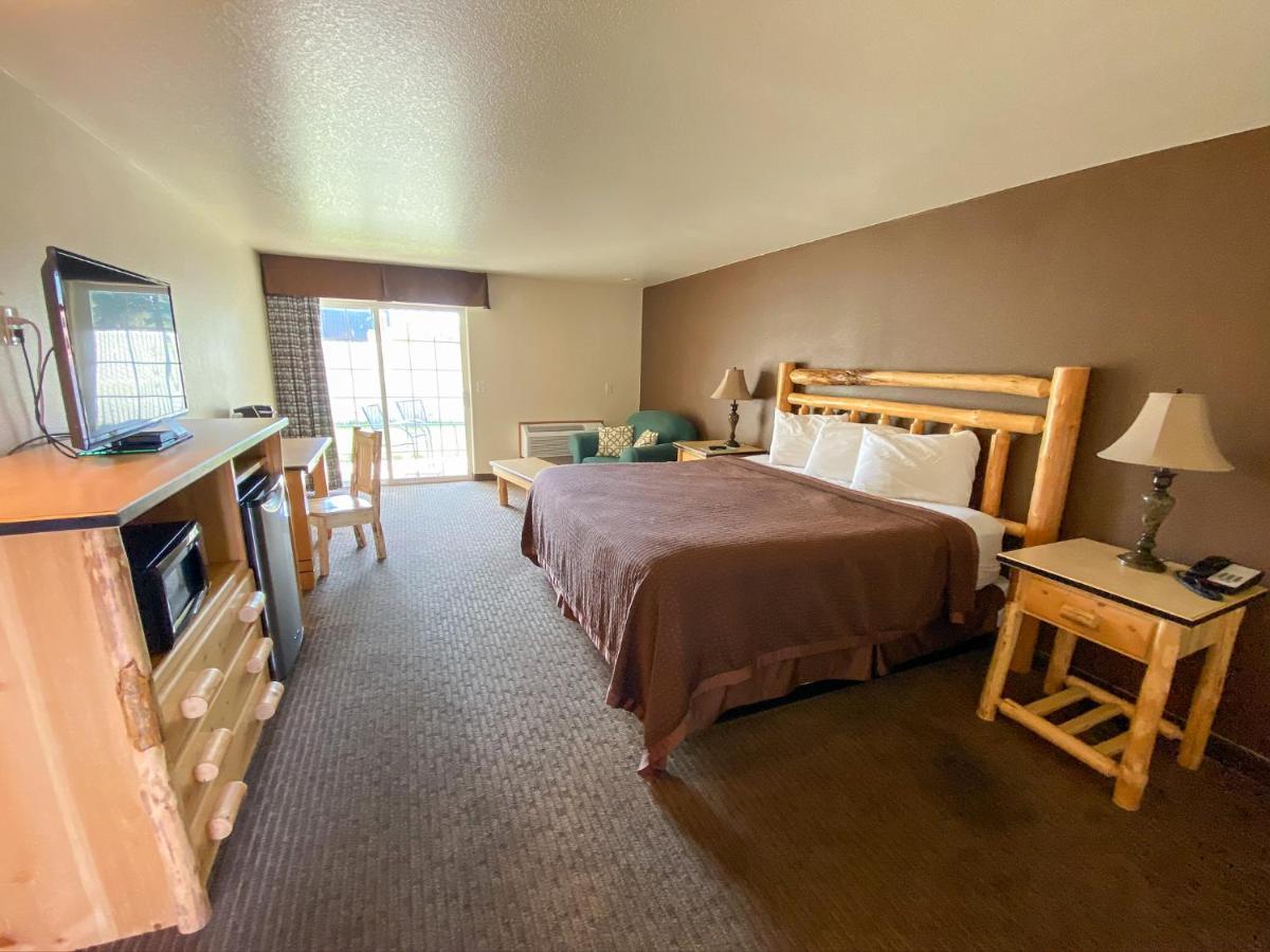 Sisters Inn & Suites 외부 사진